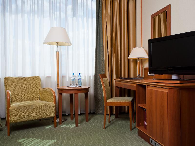 Courtyard By Marriott Katowice City Center Room photo