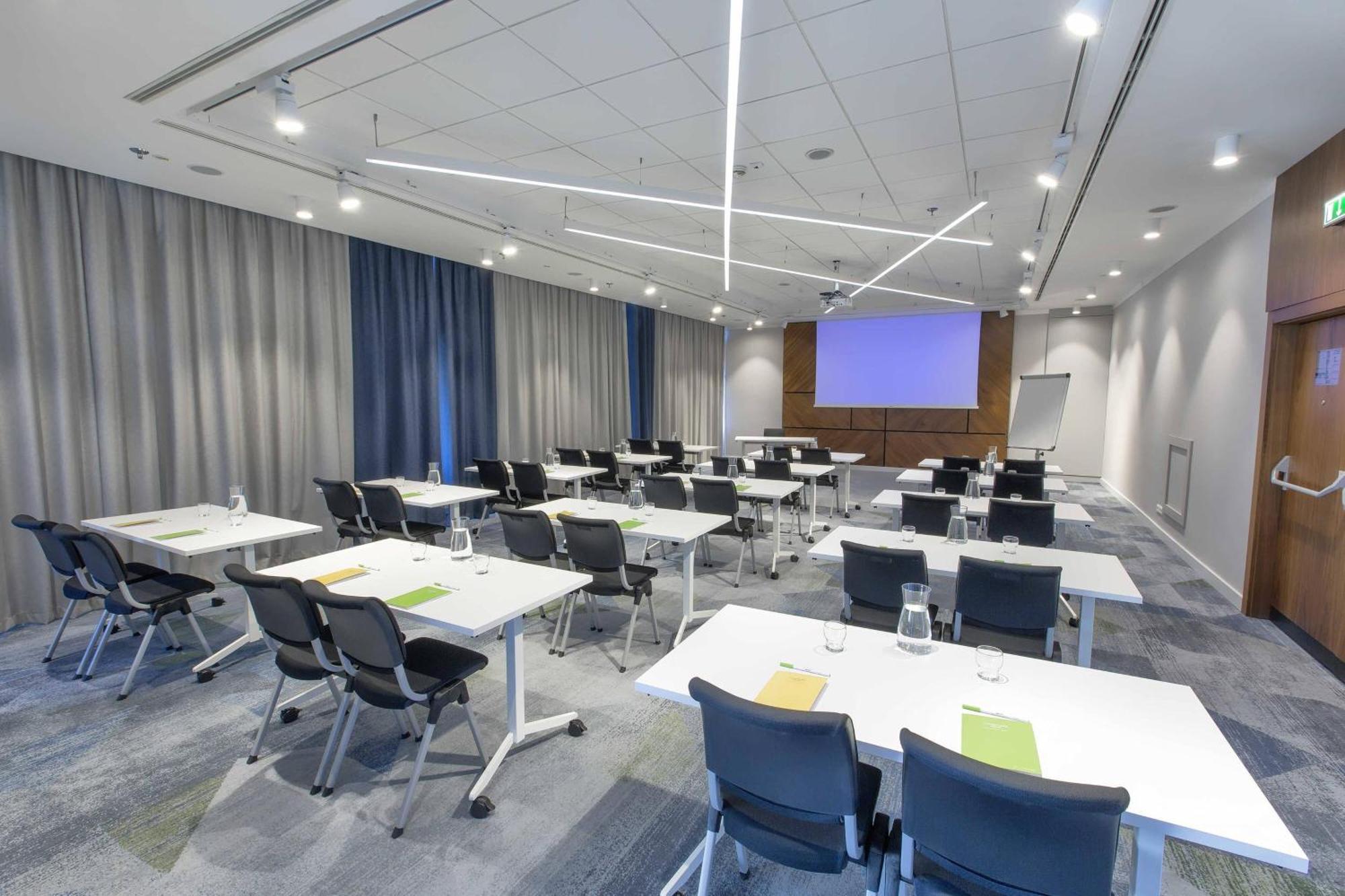 Courtyard By Marriott Katowice City Center Exterior photo