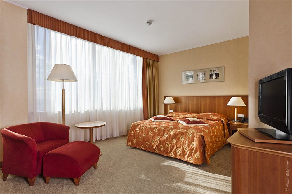 Courtyard By Marriott Katowice City Center Exterior photo