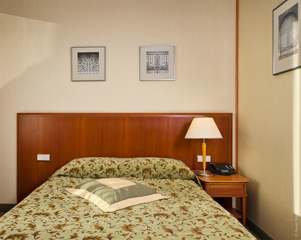 Courtyard By Marriott Katowice City Center Exterior photo