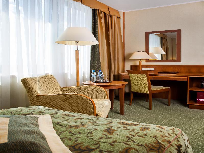 Courtyard By Marriott Katowice City Center Exterior photo